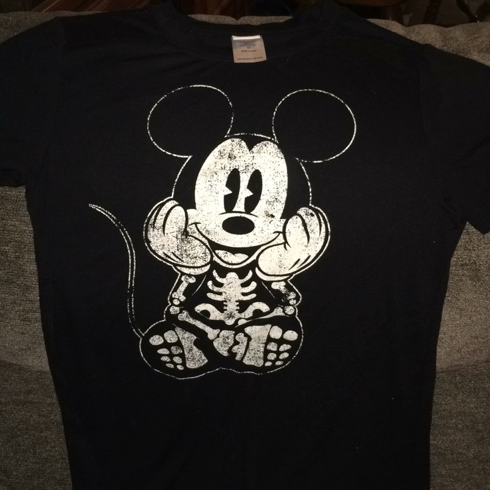 Mickey Halloween shirt.